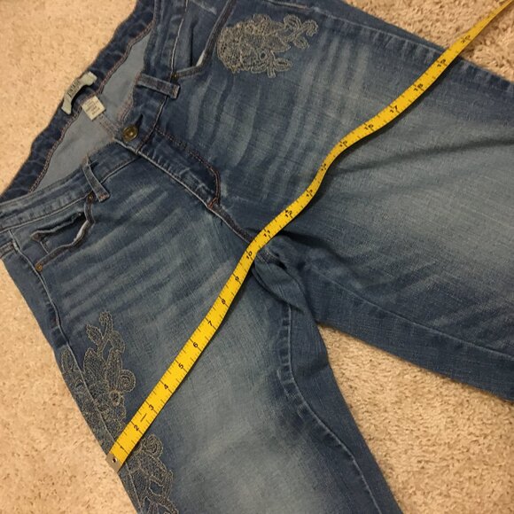 Vintage America Missy Regular Fit Emroidered Denim Blue Jeans - Picture 12 of 15